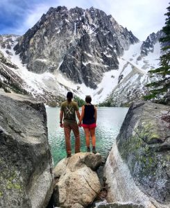 travel nurse couple